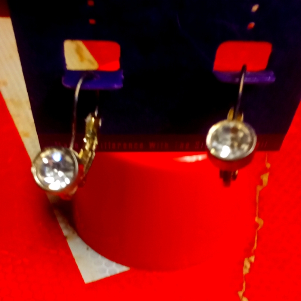 Women's earrings
